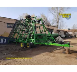 Культиватор John Deere 960 10,7 метрів, ковзанки, пружинна борона