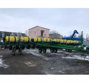 Сівалка JOHN DEERE 1770 з рідкими добривами Сівалка JOHN DEERE 1770 з рідкими добривами